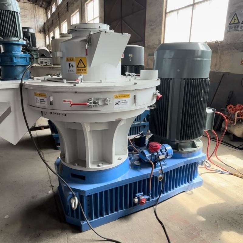 Equipamento de produção de combustível de biomassa de palha