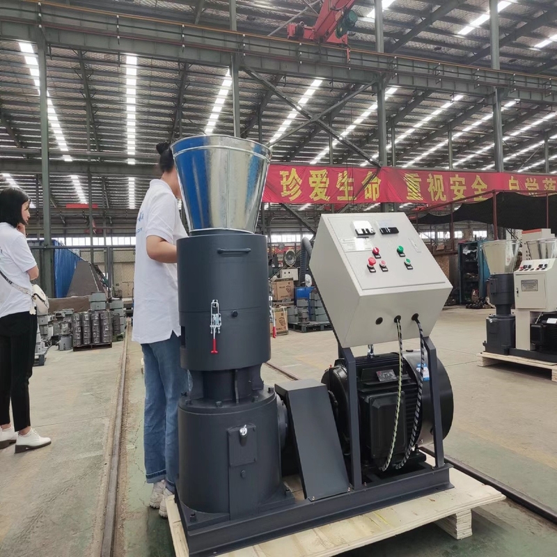 Máquina de fabricação de pellets de alimentação animal de fácil operação 800-1200kg/h Máquina de fabricação de pellets de alimentação animal de alta produtividade