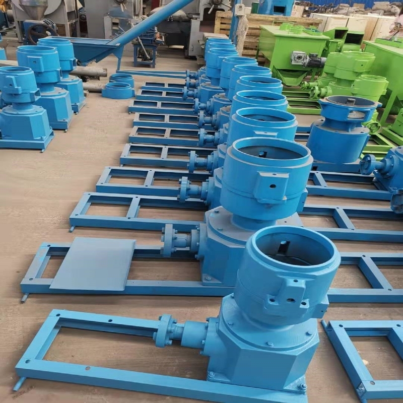 Pelletos para alimentação animal fabricados por uma máquina de fabricação de pellets para alimentação animal