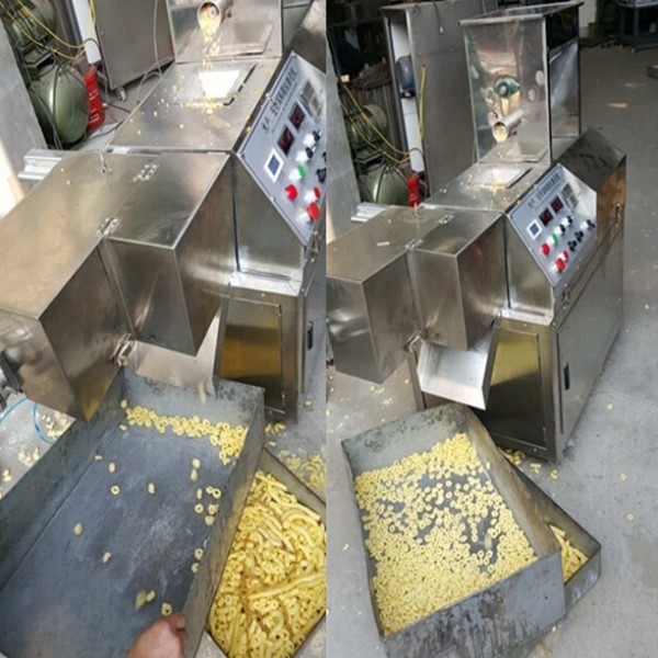 Máquina de extrusão de alimentos de parafusos de tensão 220V/380V para fábrica de pulverização de bastões de milho